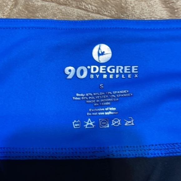 90 degree by reflex yoga shorts - Picture 6 of 6